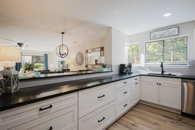 Kitchen at Springwood Villas 70